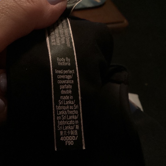 Victoria’s Secret Body by Victoria Perfect Coverage 40DDD Black Bra - Picture 9 of 11